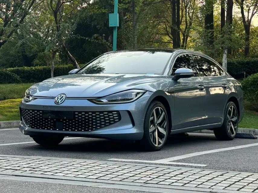 2023 VOLKSWAGEN LAMANDO view 1