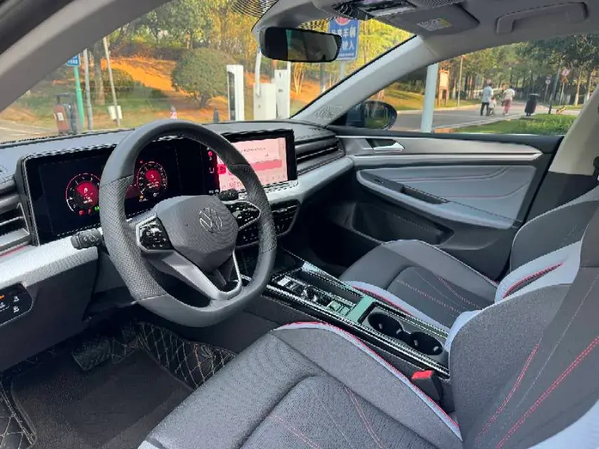 2023 VOLKSWAGEN LAMANDO thumbnail 4