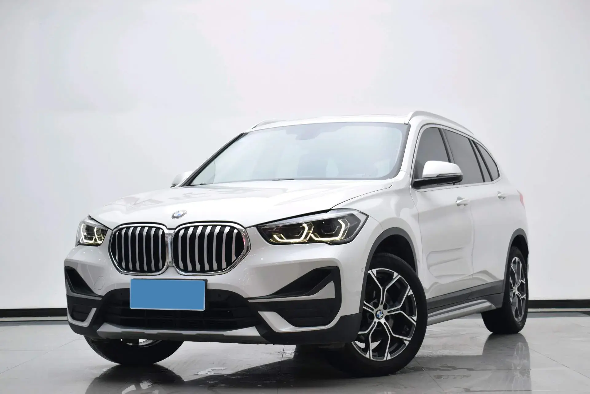 2021 BMW X1 view 1