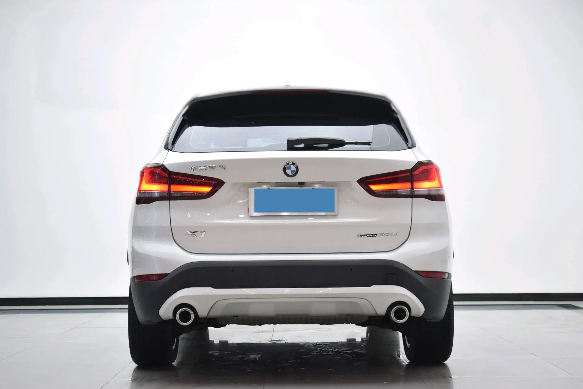 2021 BMW X1 thumbnail 4