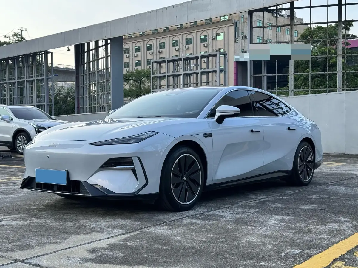 2024 Geely Galaxy E8 BEV 76KWH