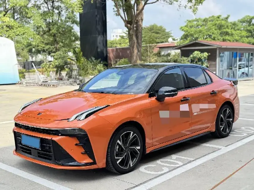 2025 LYNK&CO 03 view 1