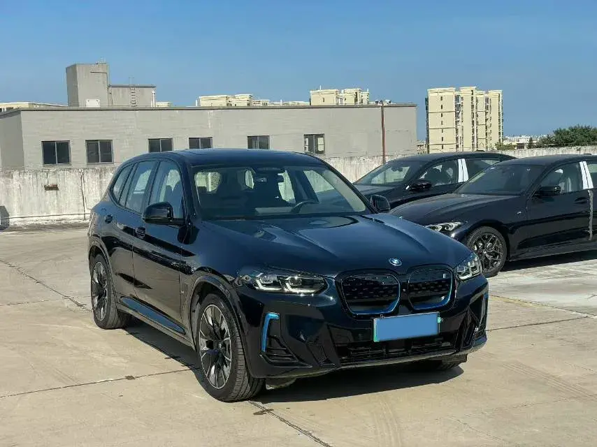 2022 BMW IX3 thumbnail 3