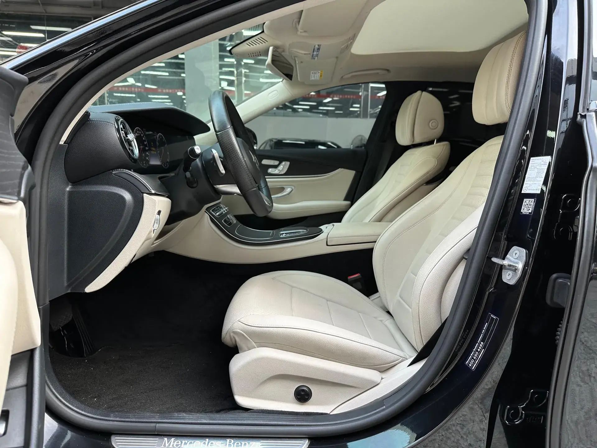 2020 MERCEDES-BENZ E thumbnail 4