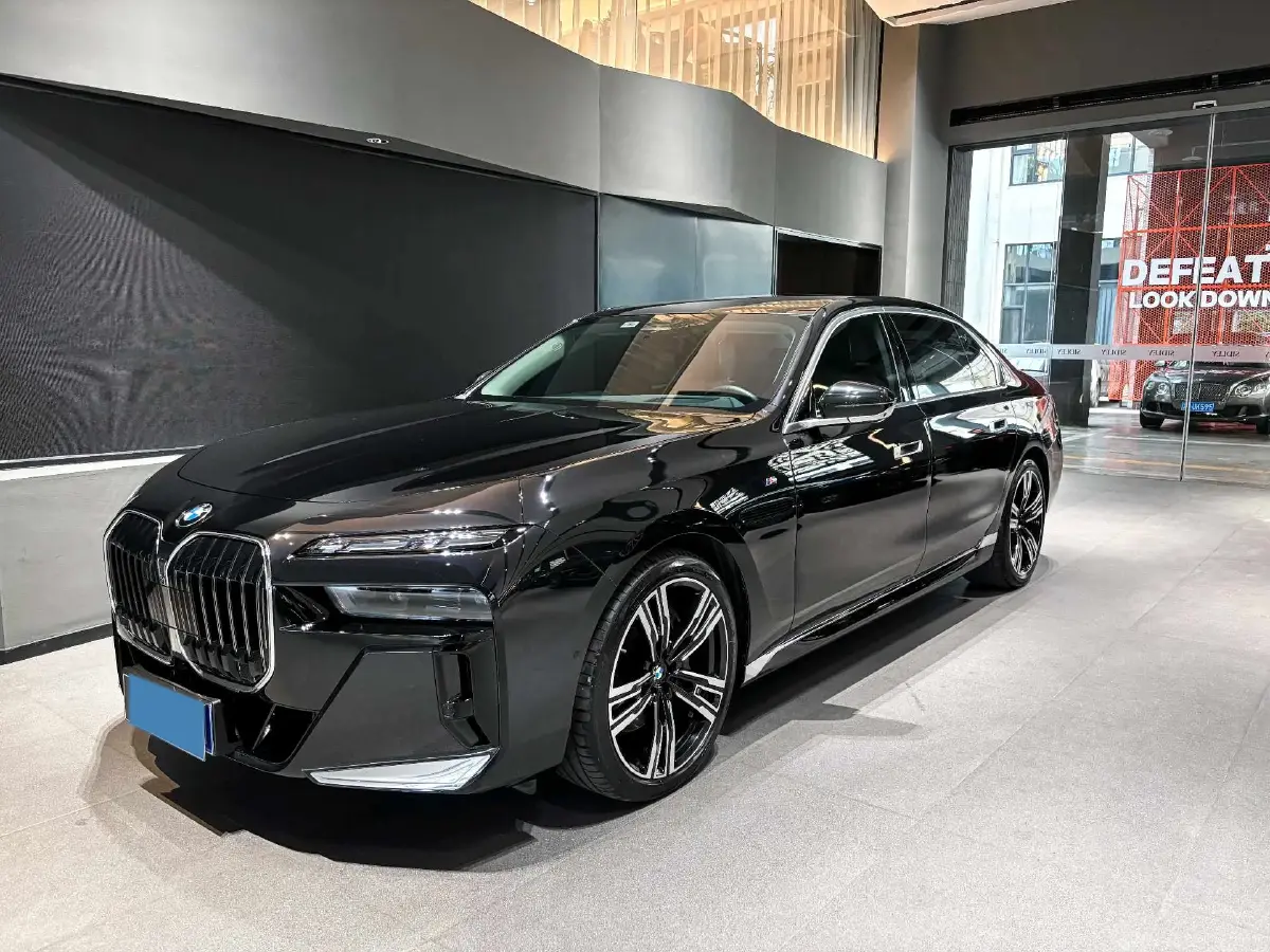 2023 BMW 7 Series 3.0T 381HP L6 8AT