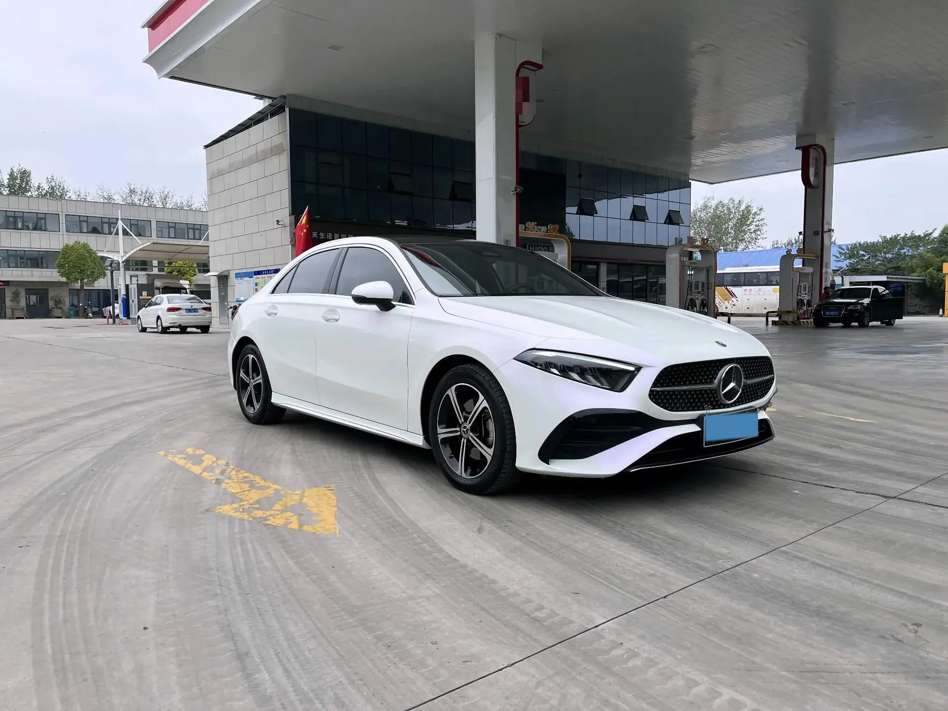 2023 MERCEDES-BENZ A thumbnail 2