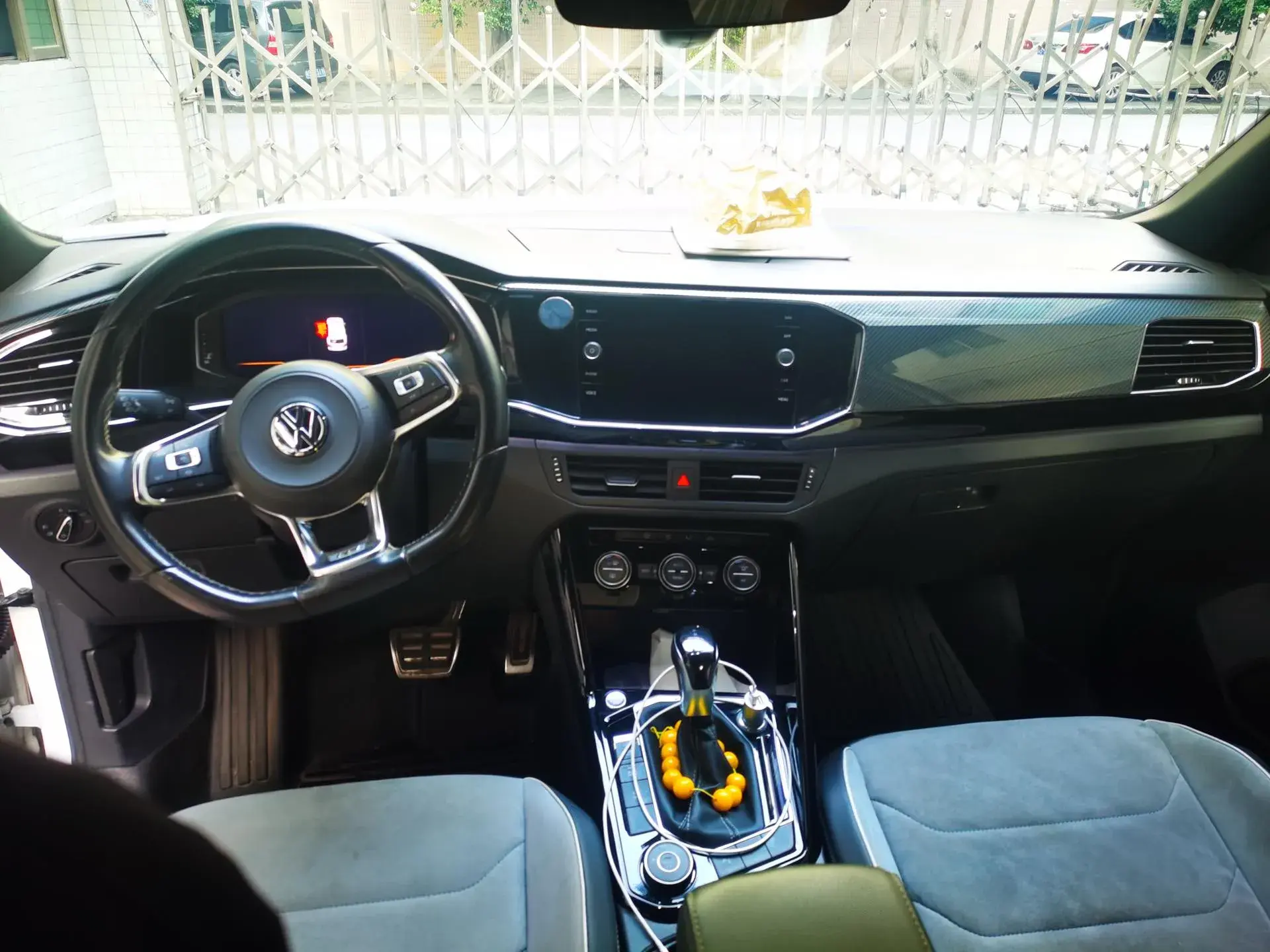 2019 VOLKSWAGEN TAYRON thumbnail 4