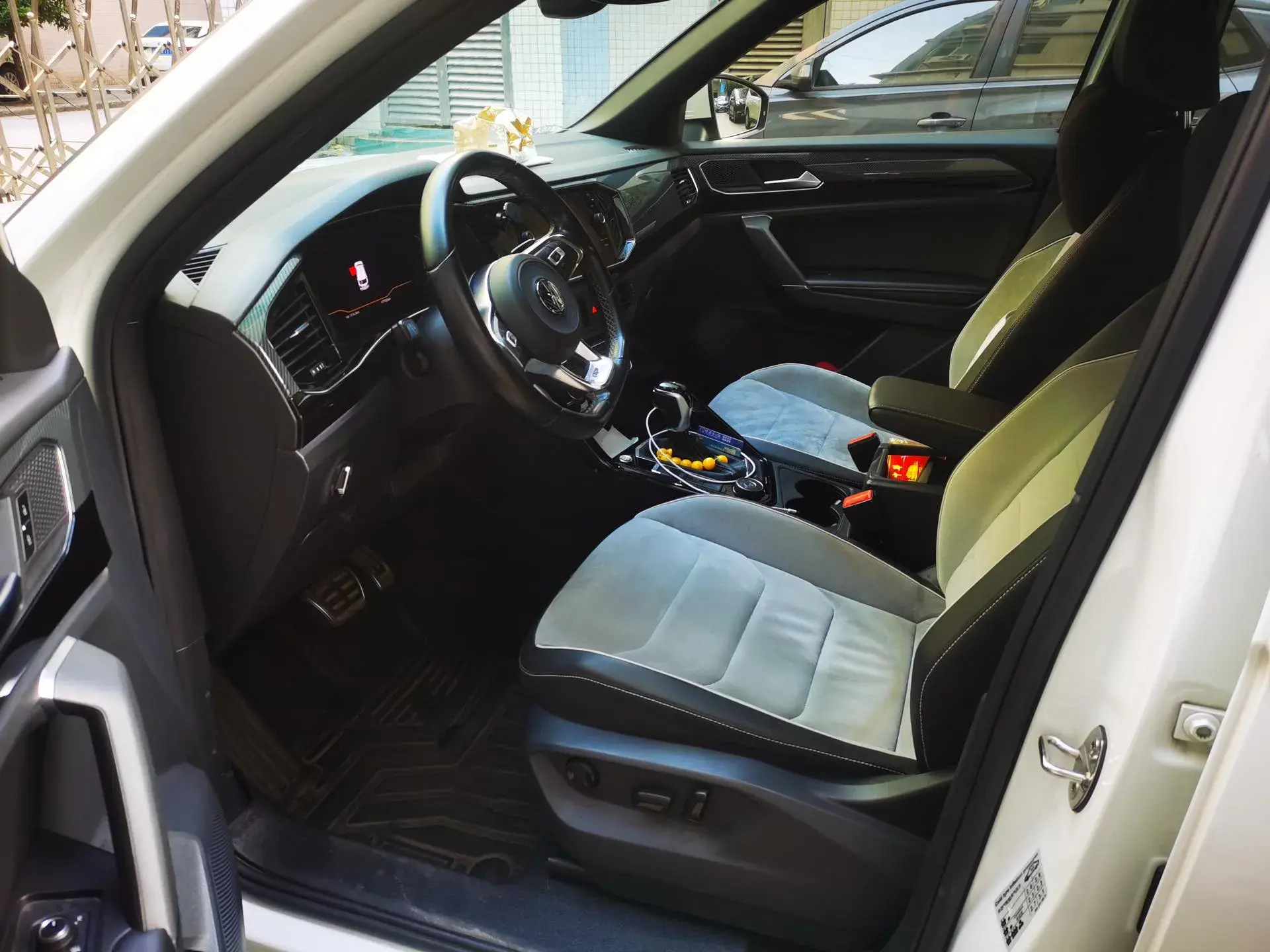 2019 VOLKSWAGEN TAYRON thumbnail 2