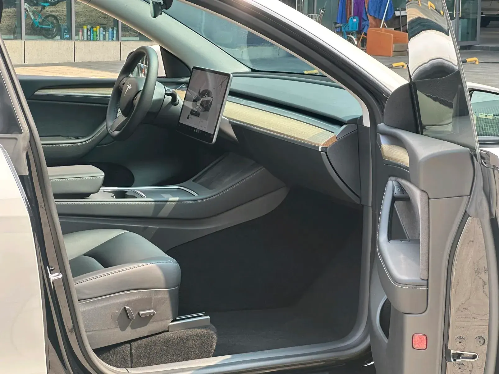 2022 TESLA MODEL thumbnail 4