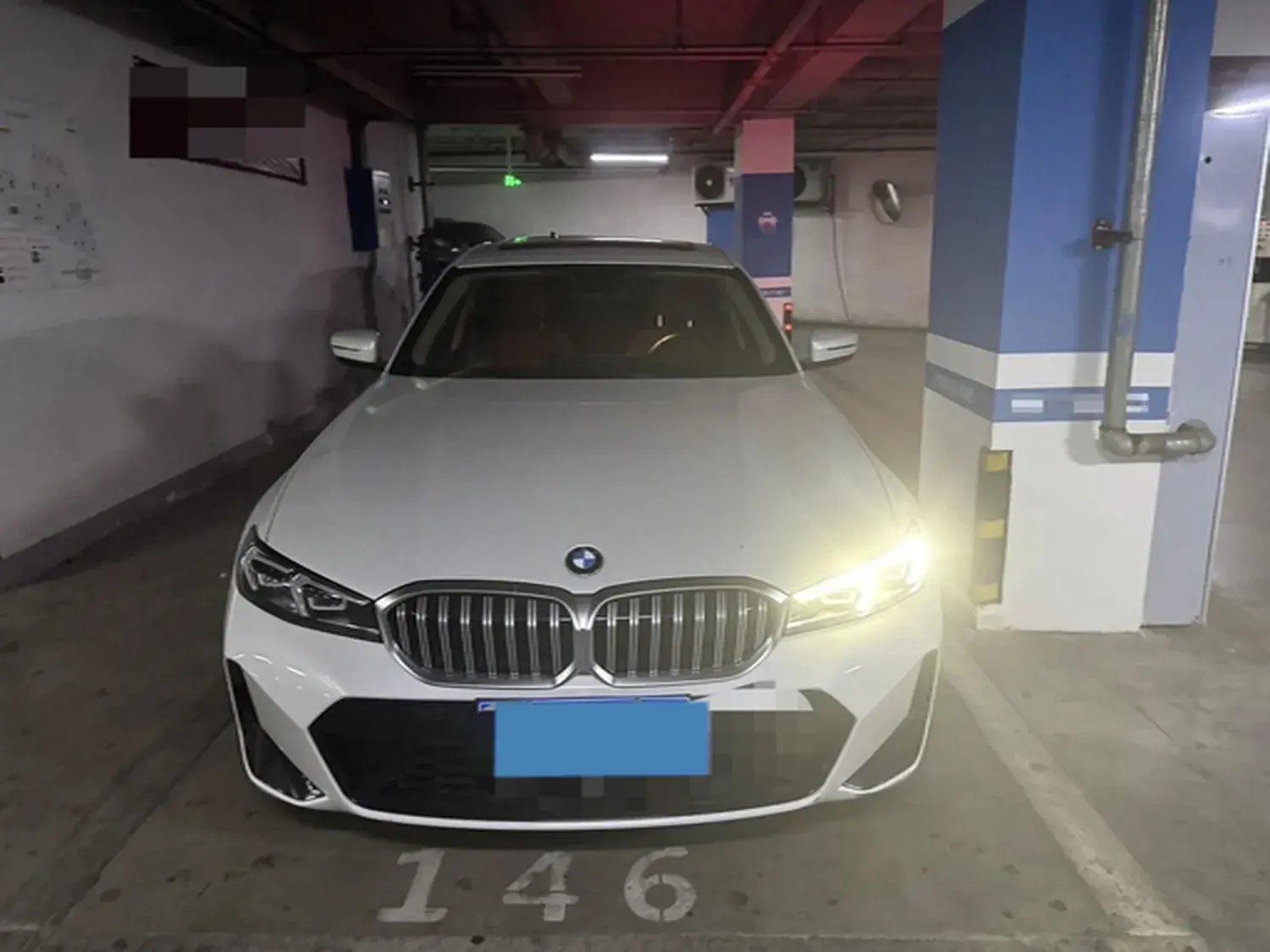 2024 BMW 3 thumbnail 2