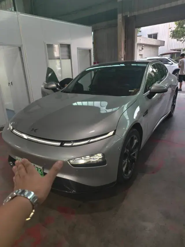 2022 XPENG P7 view 1