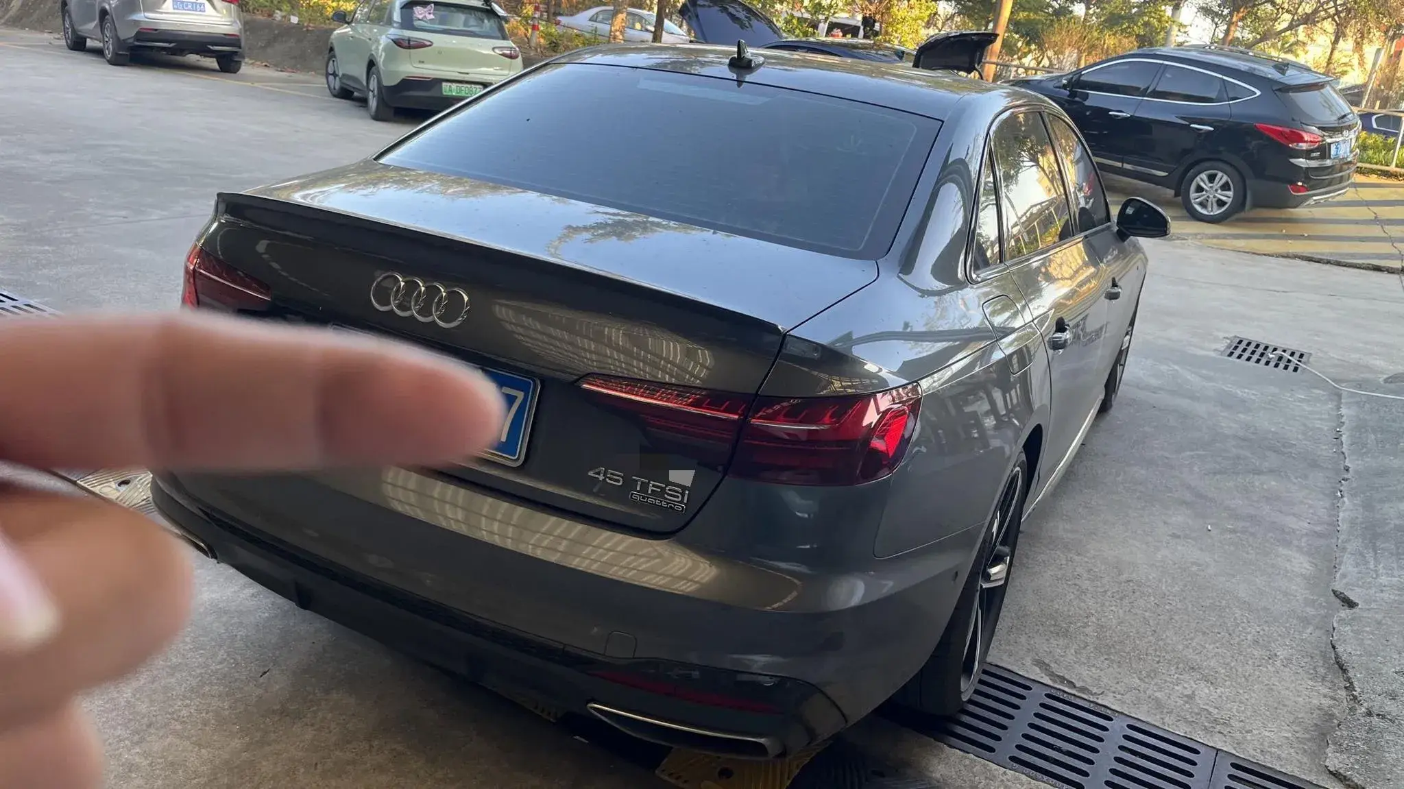 2022 AUDI A4L thumbnail 2