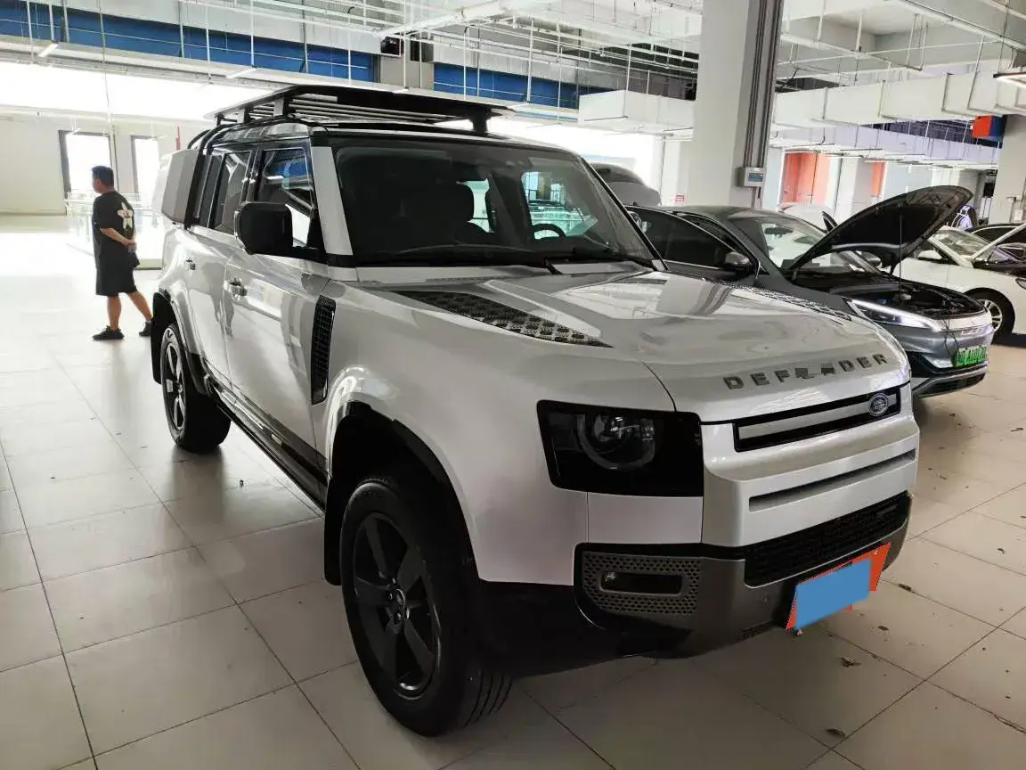 2022 LAND ROVER thumbnail 2