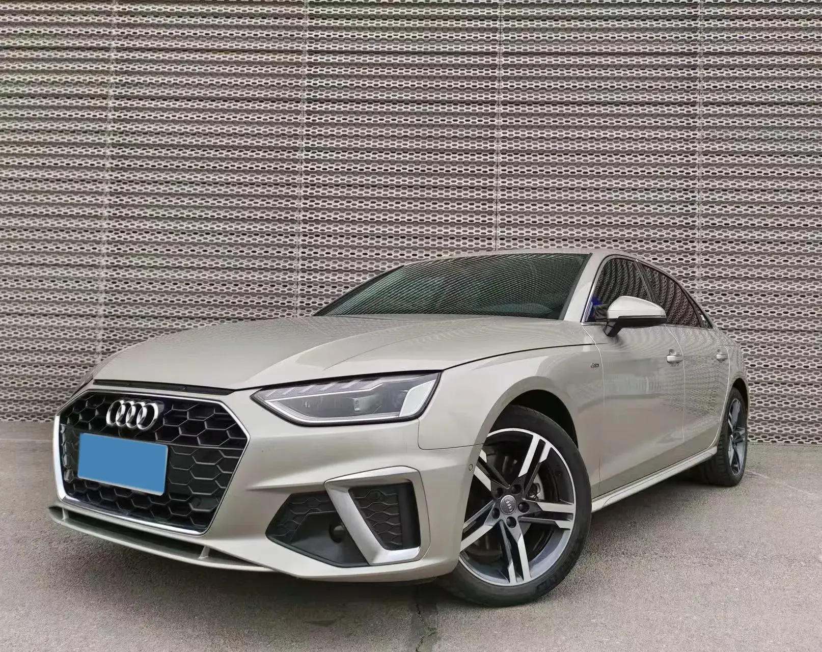 2020 AUDI A4L view 1
