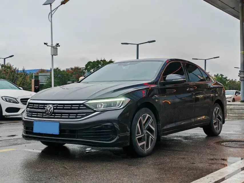 2023 VOLKSWAGEN SAGITAR view 1