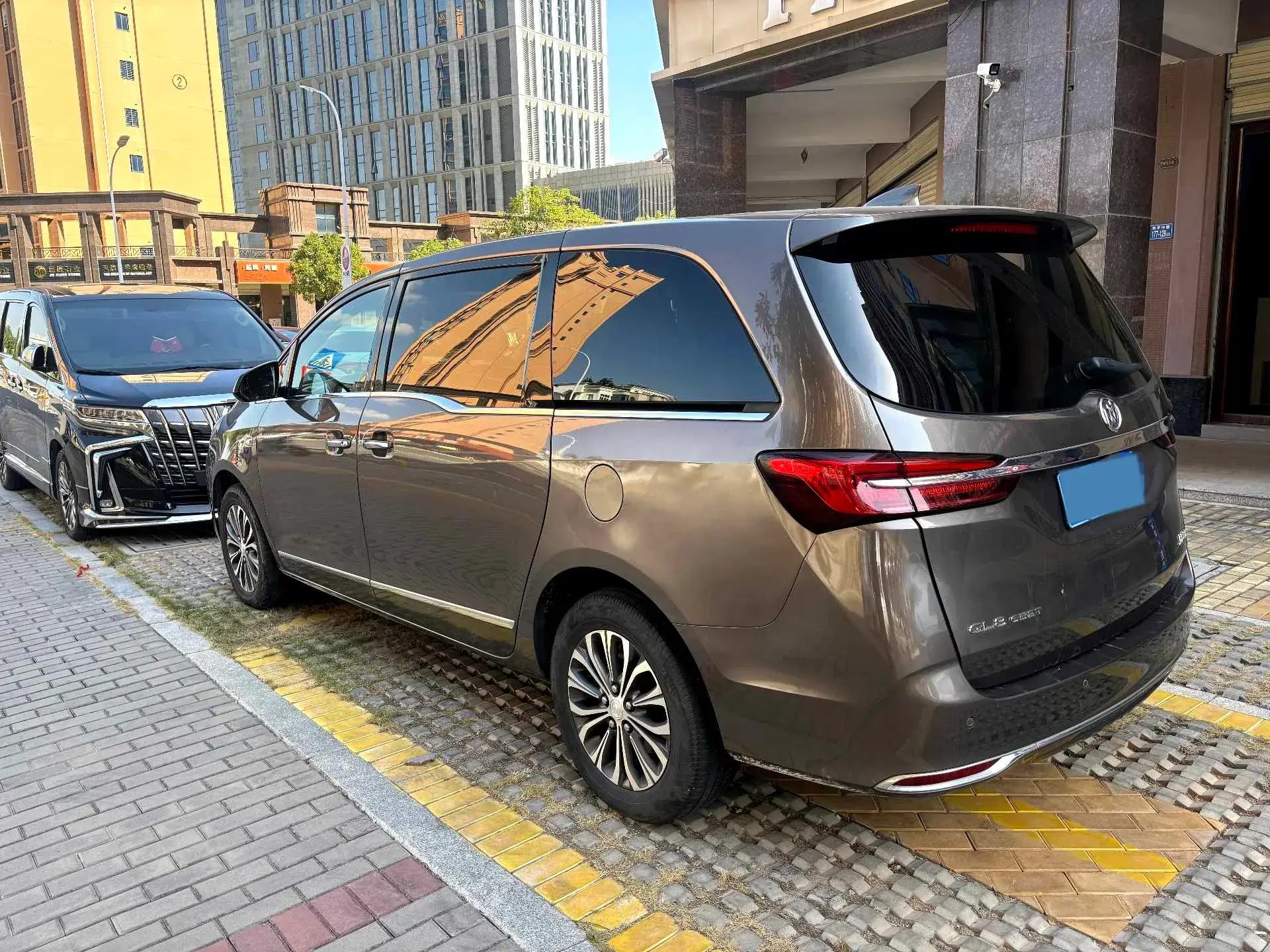 2021 BUICK GL8 thumbnail 3