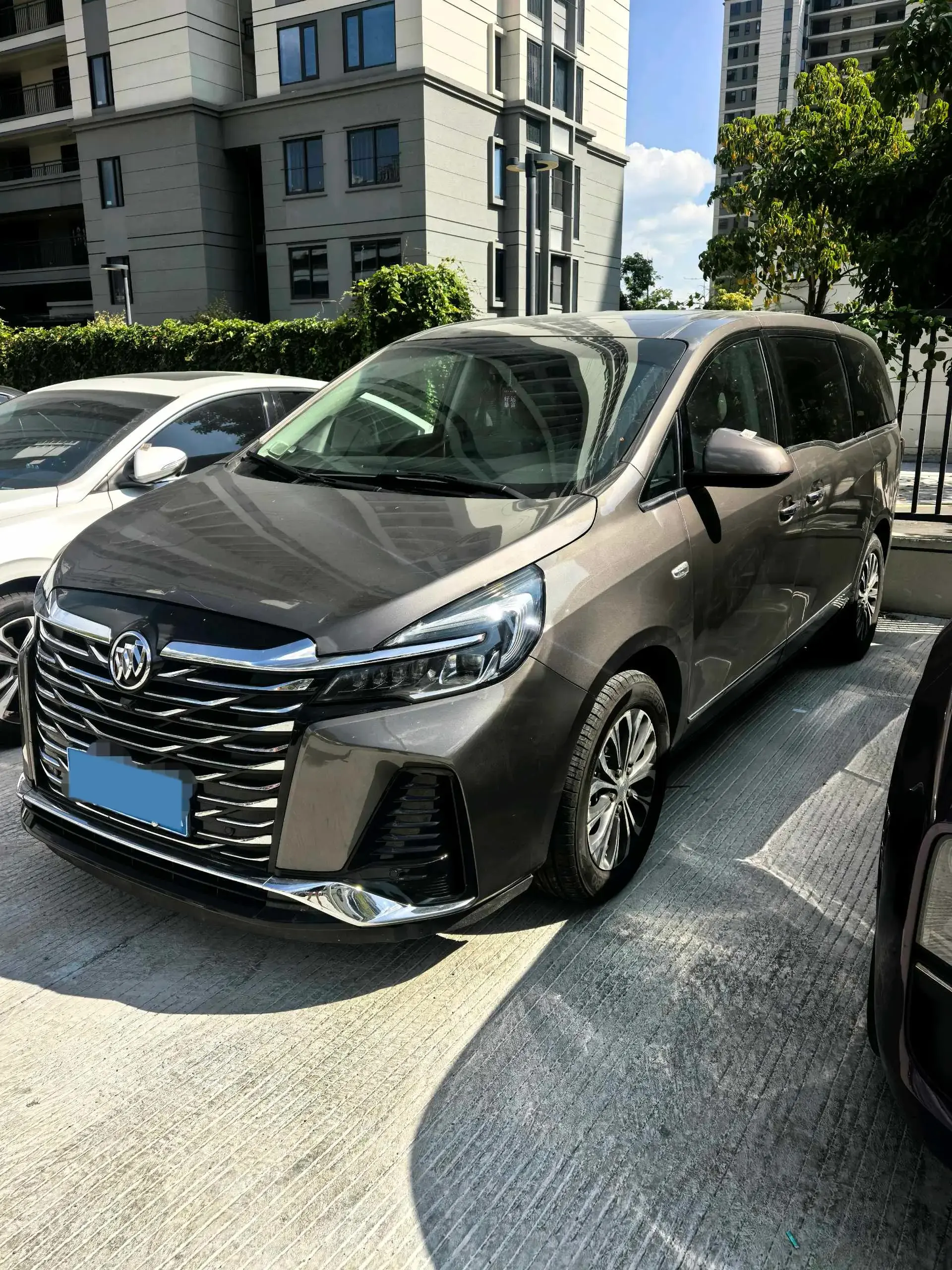 2021 BUICK GL8 view 1