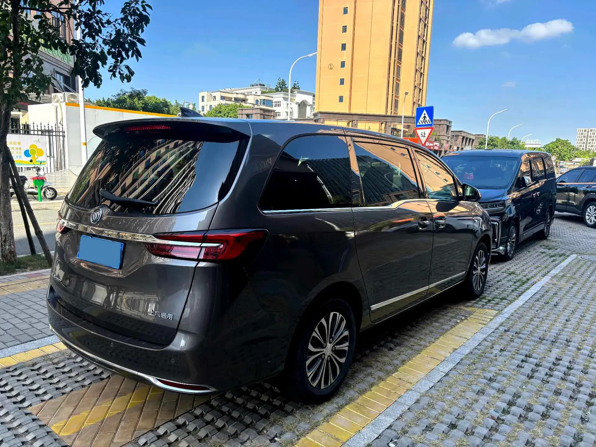 2021 BUICK GL8 thumbnail 4