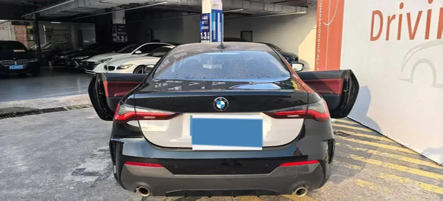 2021 BMW 2 thumbnail 3