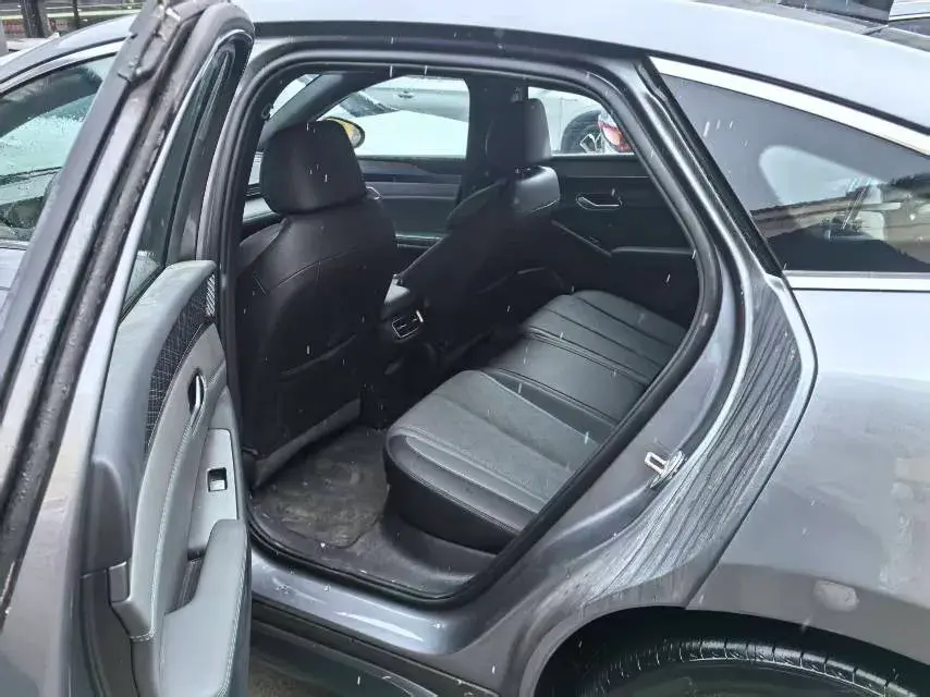 2025 BYD QINL thumbnail 3