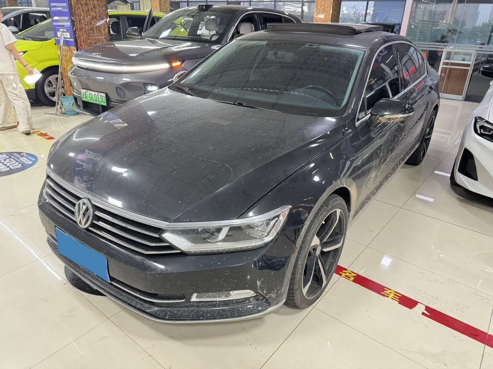 2019 VOLKSWAGEN MAGOTAN view 1