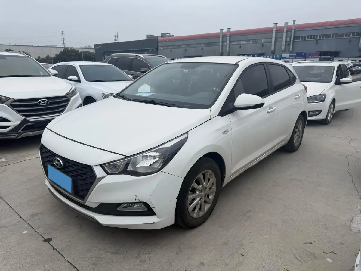 2017 Hyundai Verna RV 1.4L 100HP L4 6AT