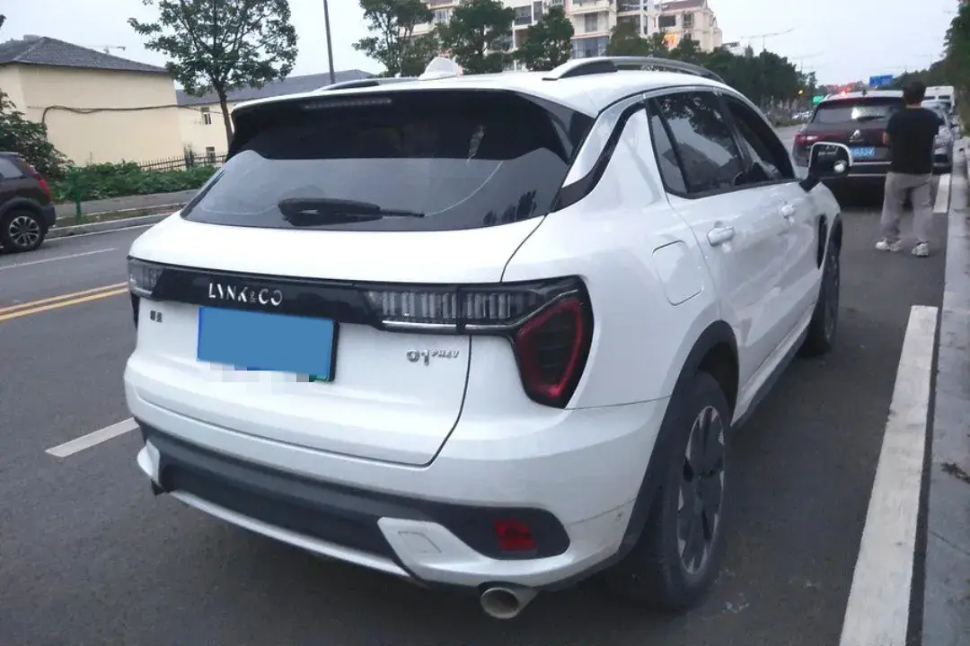 2019 LYNK&CO 01 thumbnail 2
