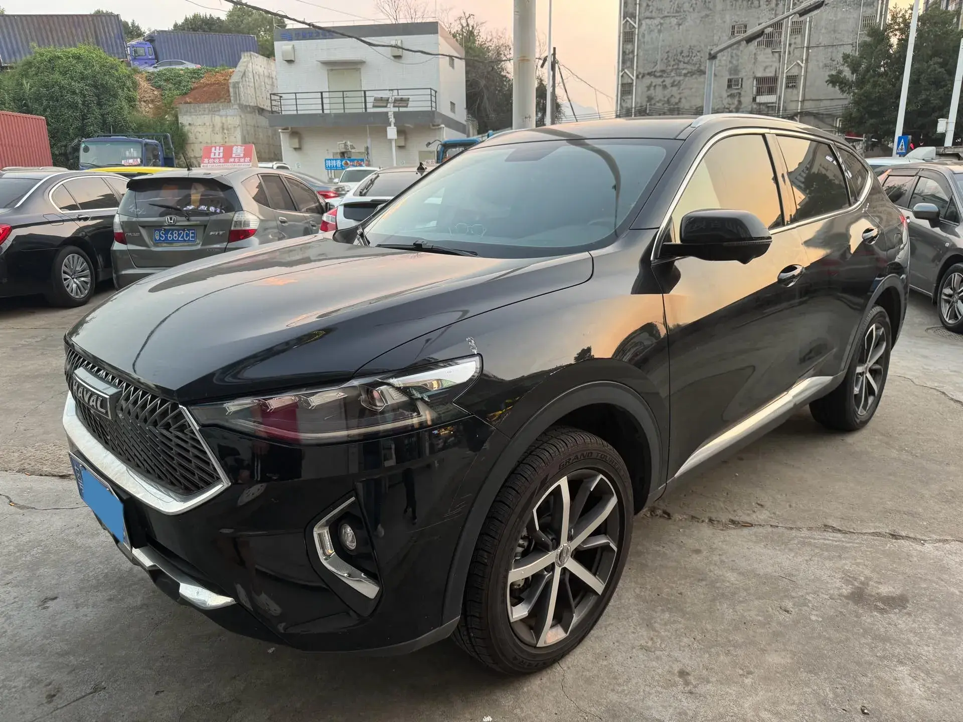 2021 HAVAL F7 view 1