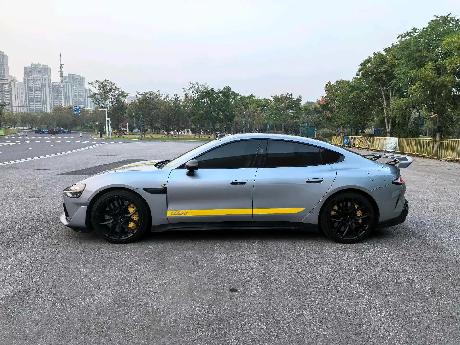 2025 MI SU7 thumbnail 4