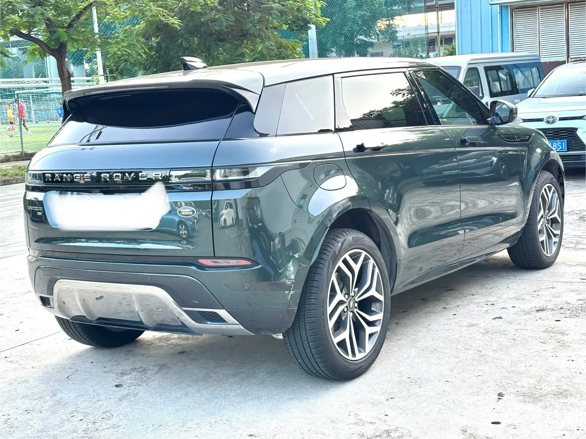 2024 LAND ROVER thumbnail 3