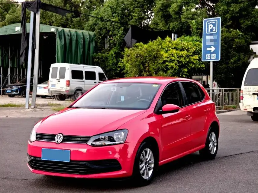 2018 VOLKSWAGEN POLO view 1