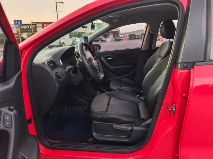 2018 VOLKSWAGEN POLO thumbnail 4