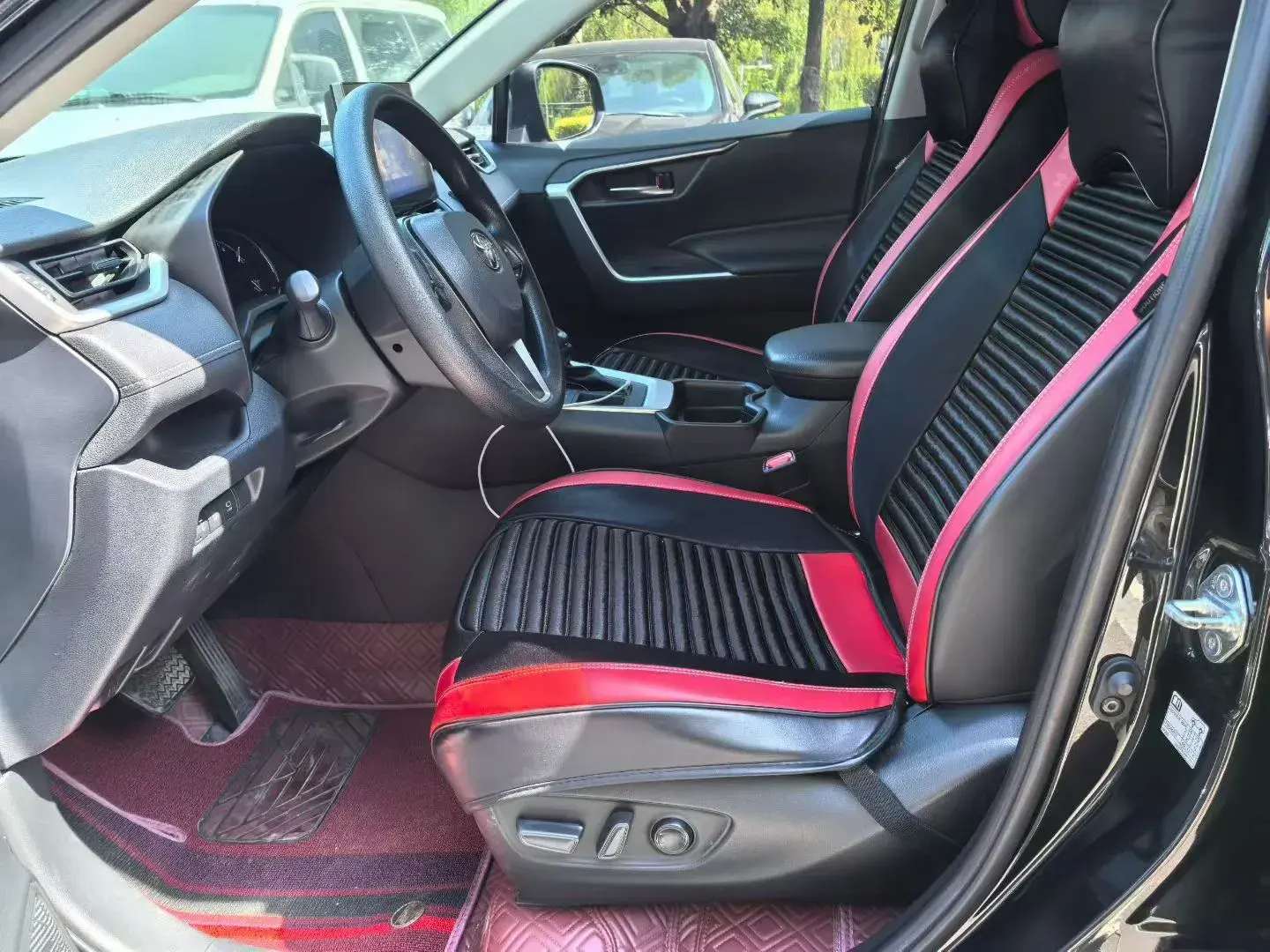 2022 TOYOTA RAV4 thumbnail 4