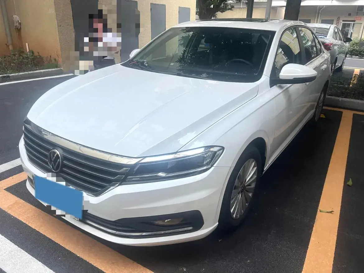 2021 VOLKSWAGEN LAVIDA view 1