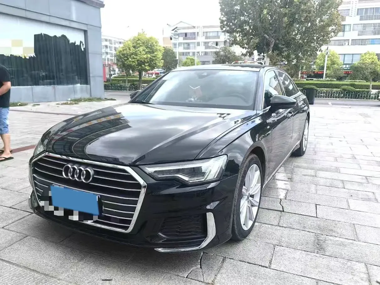 2021 AUDI A6L view 1