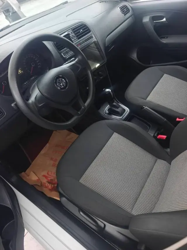 2016 VOLKSWAGEN POLO thumbnail 3