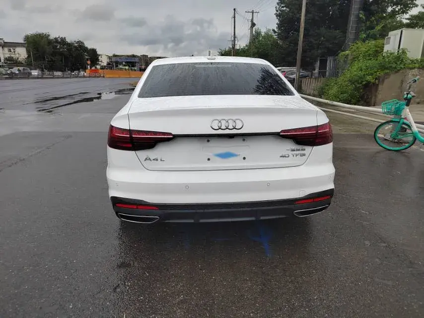 2024 AUDI A4L thumbnail 3