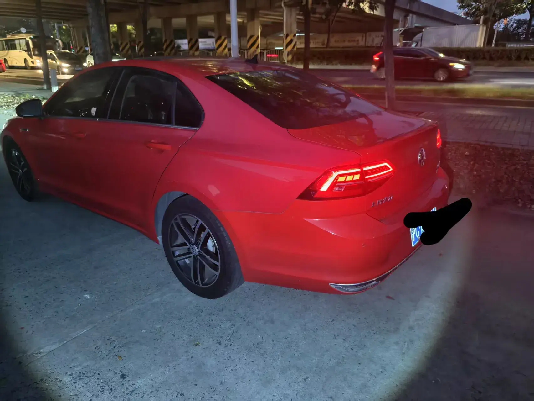 2021 VOLKSWAGEN LAMANDO thumbnail 4