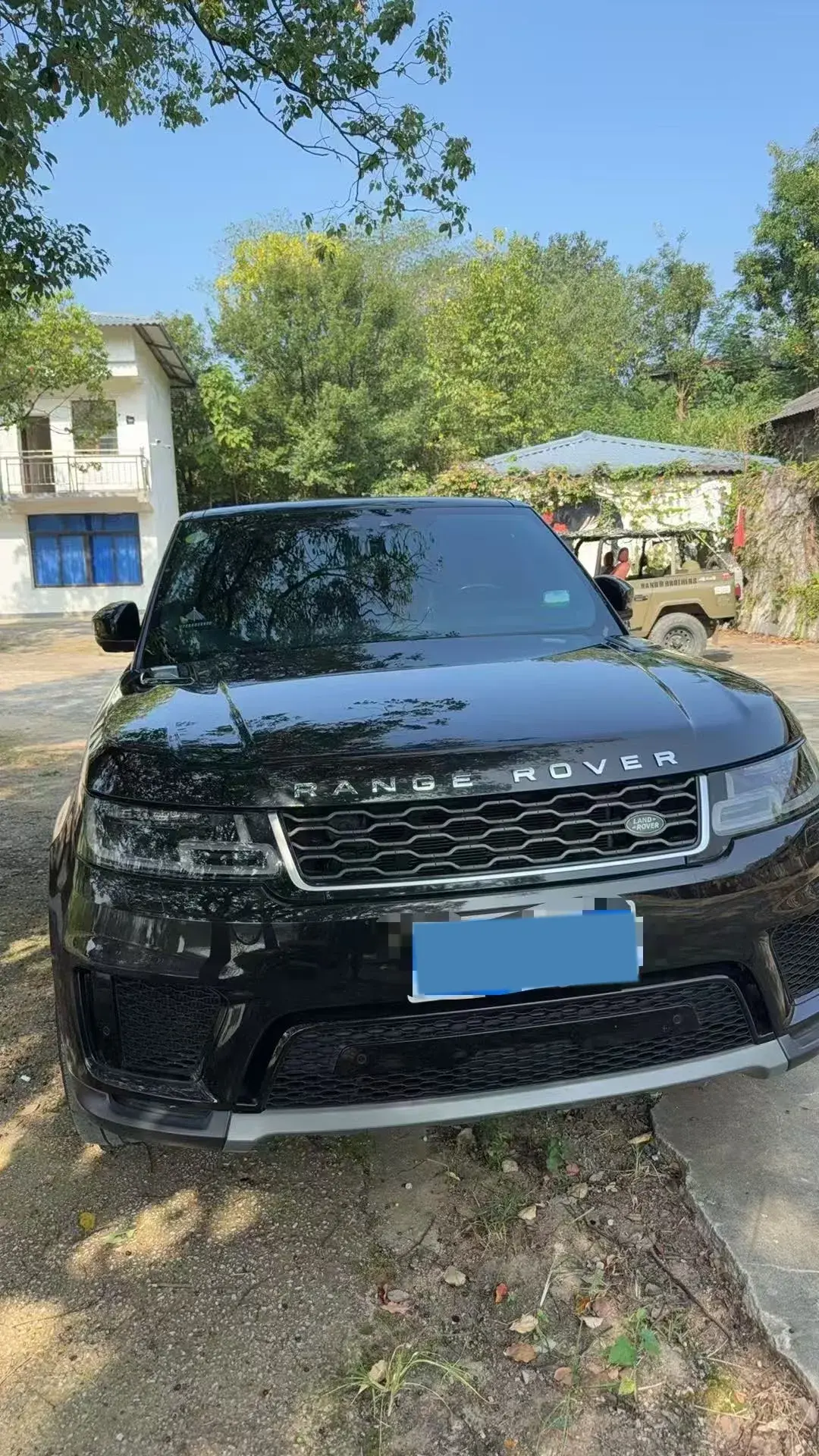 2019 LAND ROVER thumbnail 2