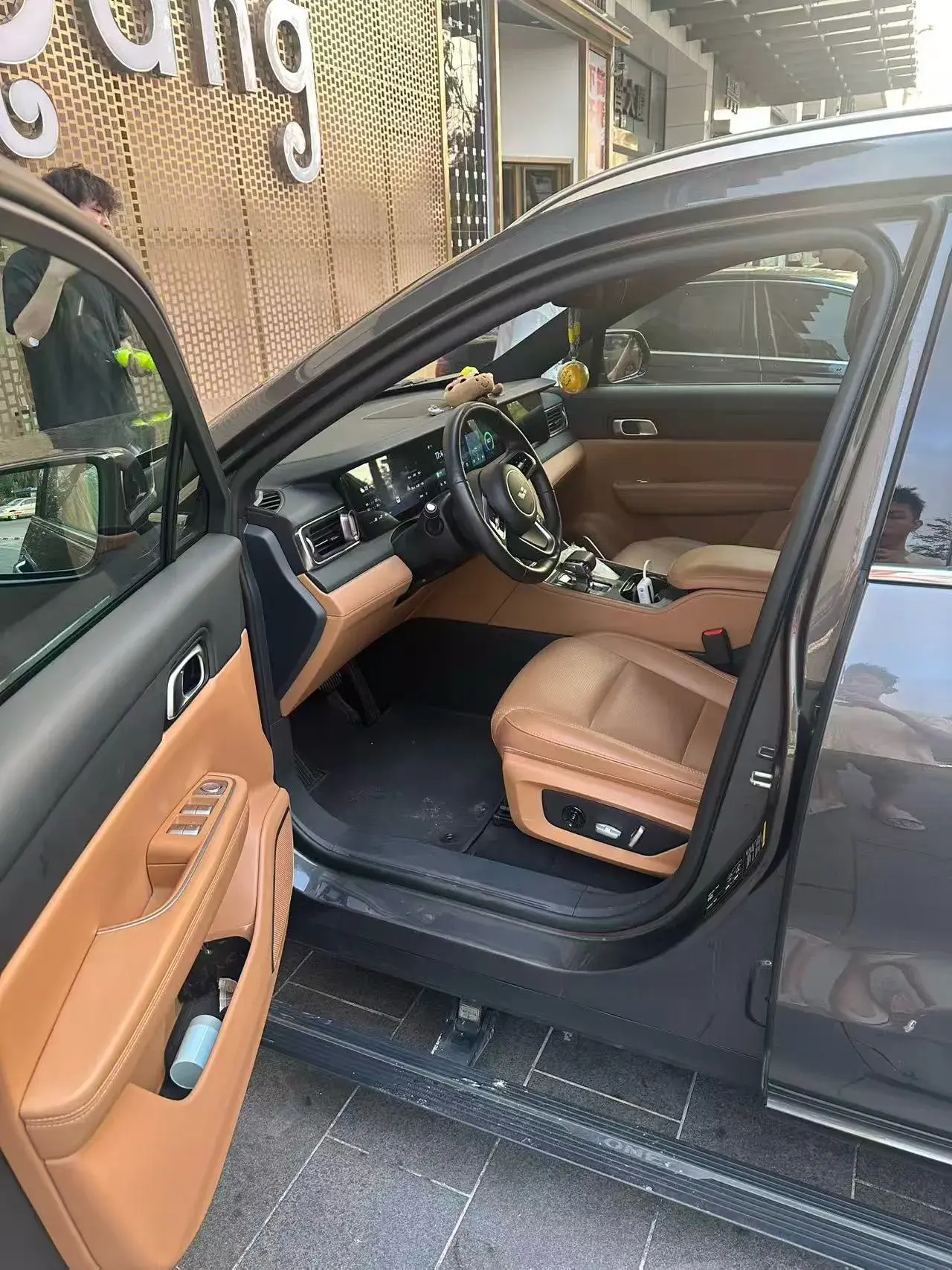 2021 LI ONE thumbnail 2