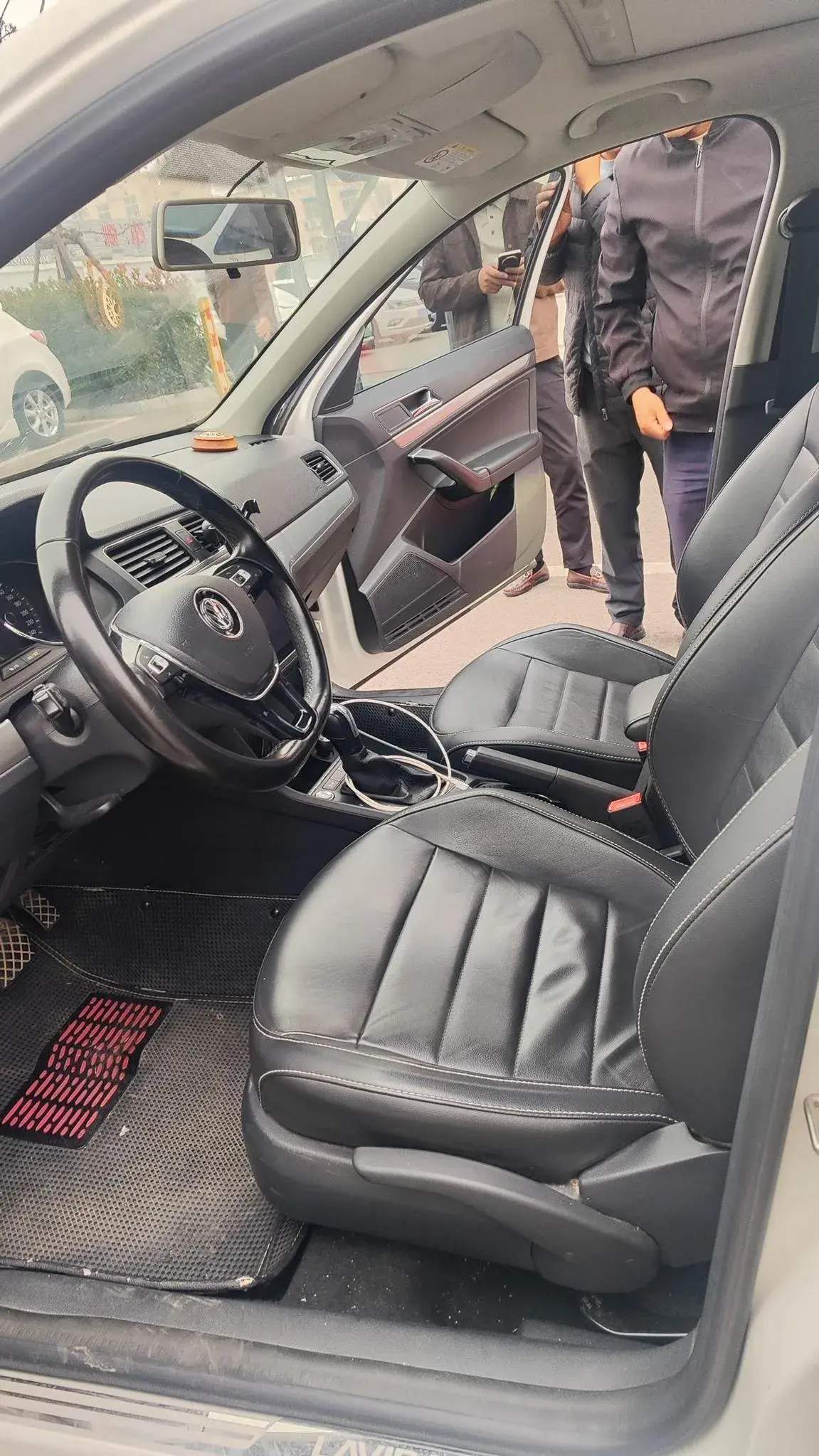 2017 VOLKSWAGEN LAVIDA thumbnail 3