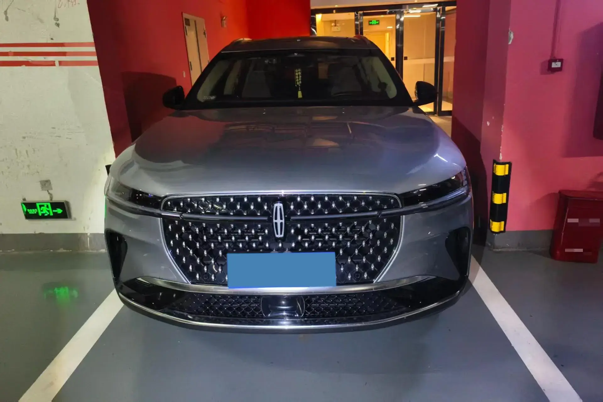 2023 LINCOLN NAUTILUS thumbnail 3