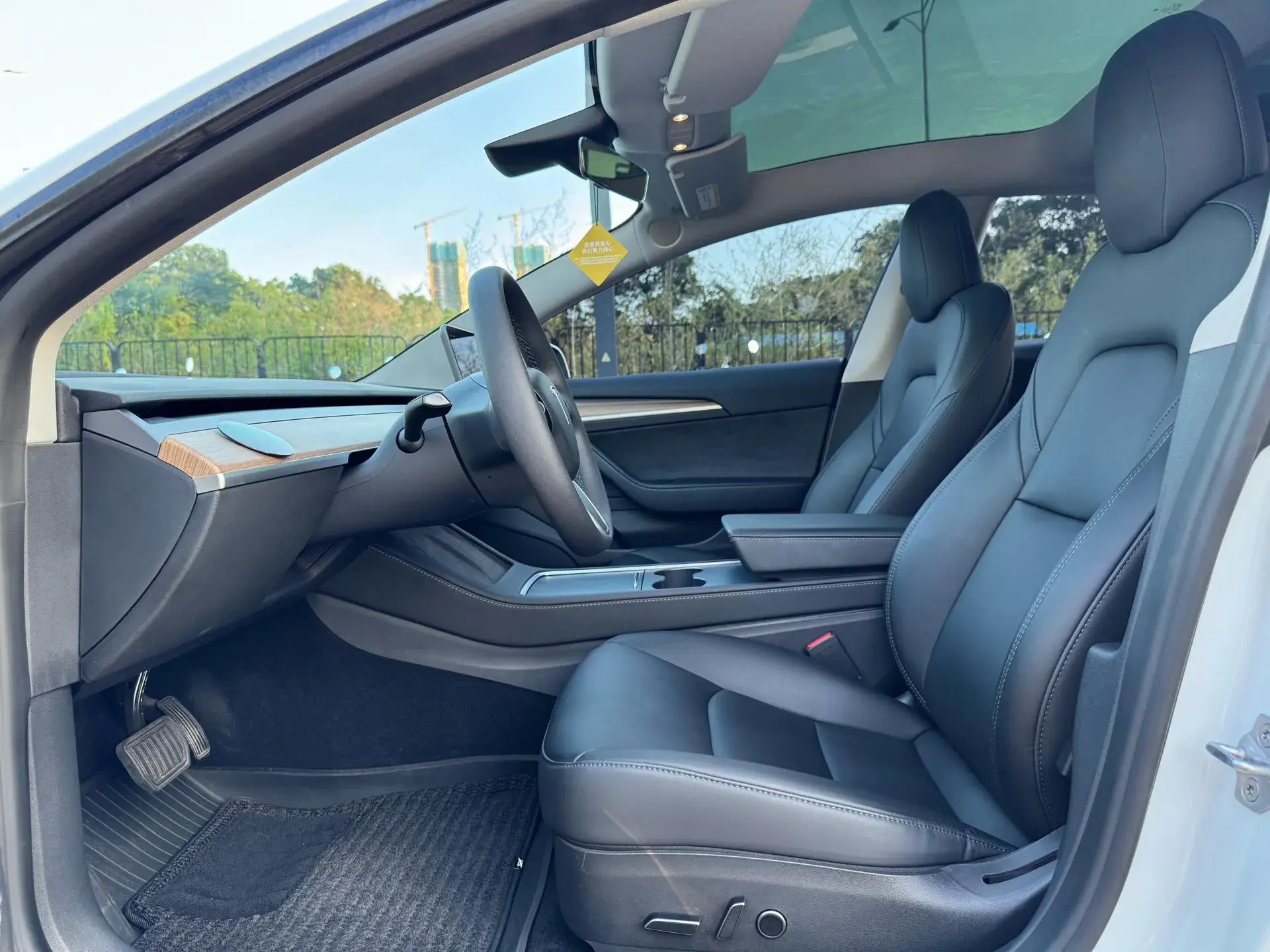 2022 TESLA MODEL thumbnail 4