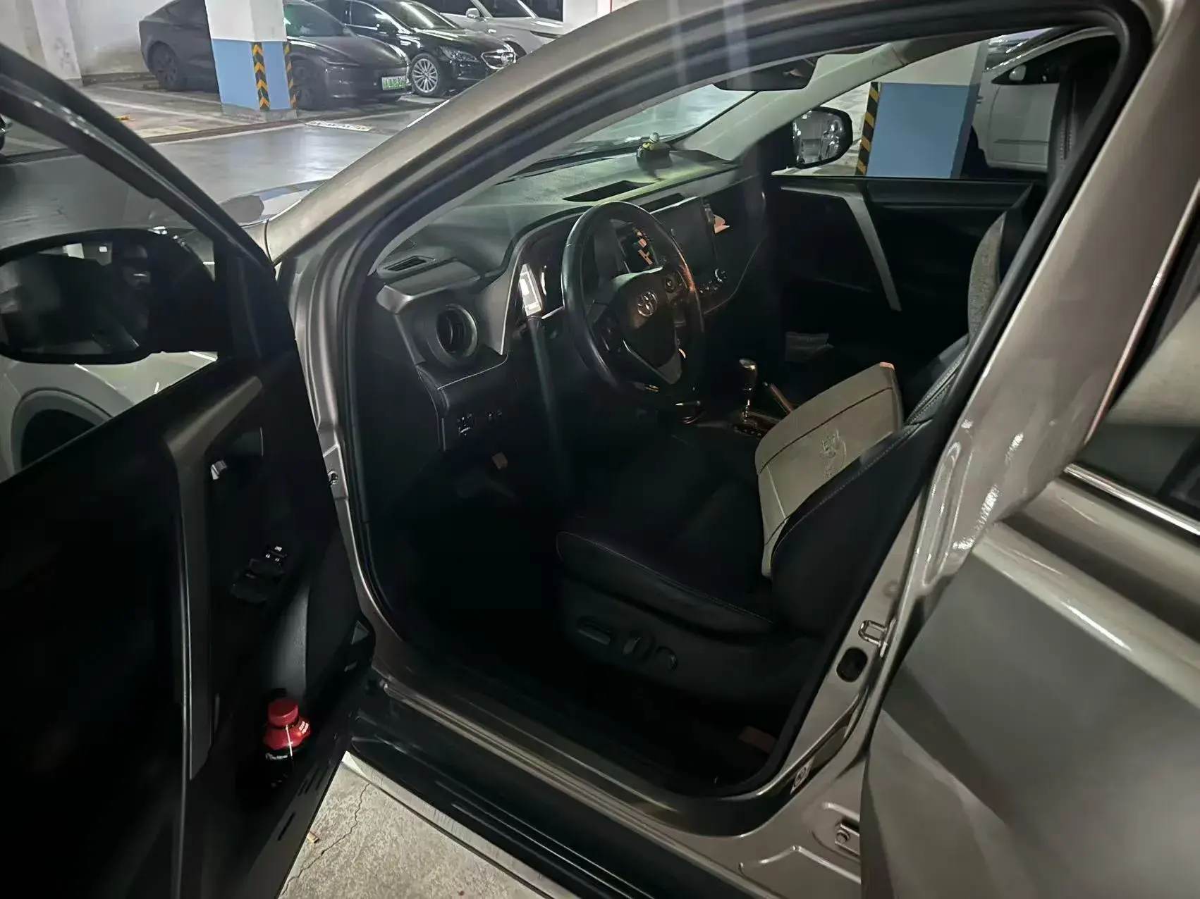 2018 TOYOTA RAV4 thumbnail 3