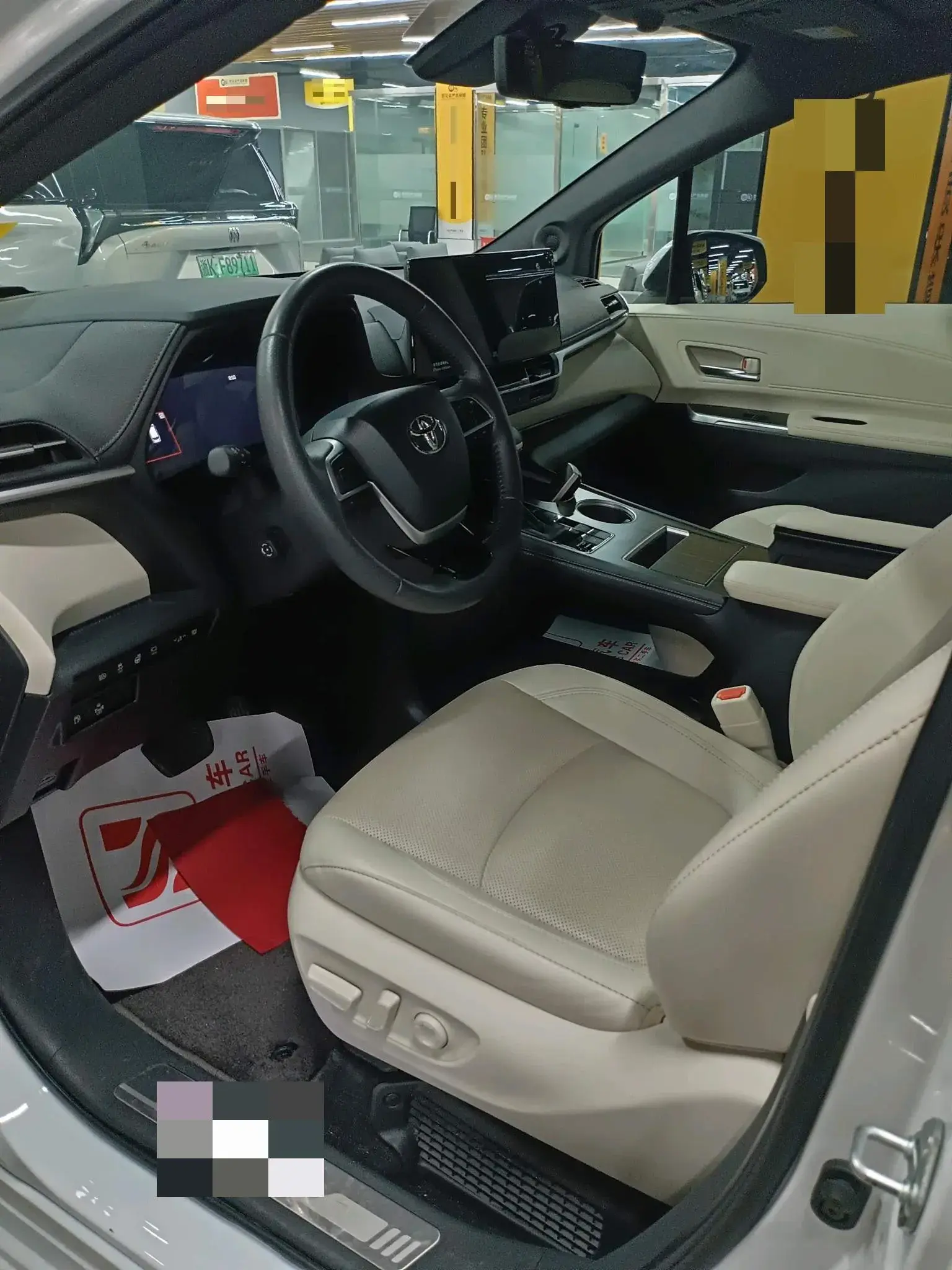 2024 TOYOTA SIENNA thumbnail 3