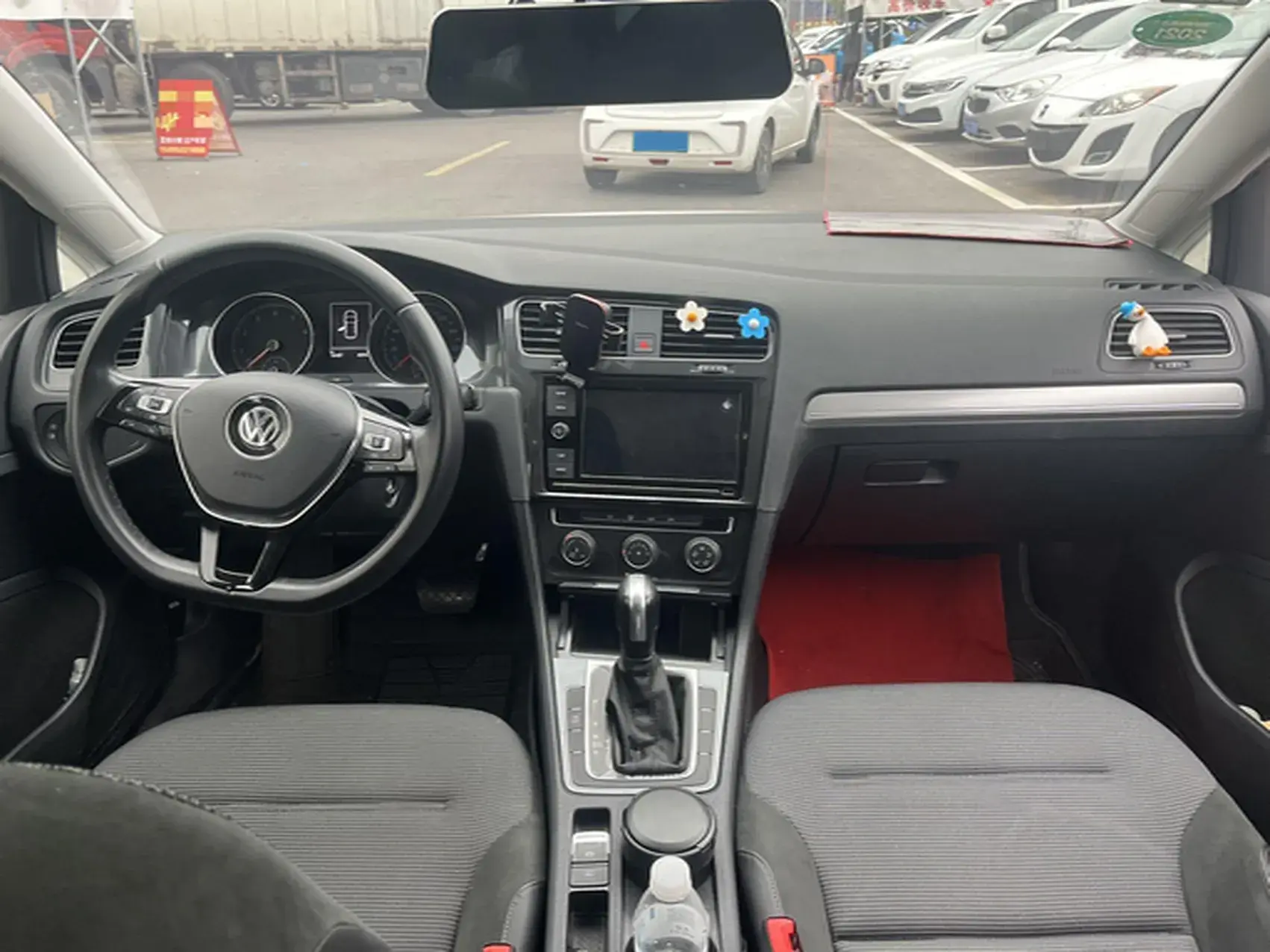 2019 VOLKSWAGEN GOLF thumbnail 3