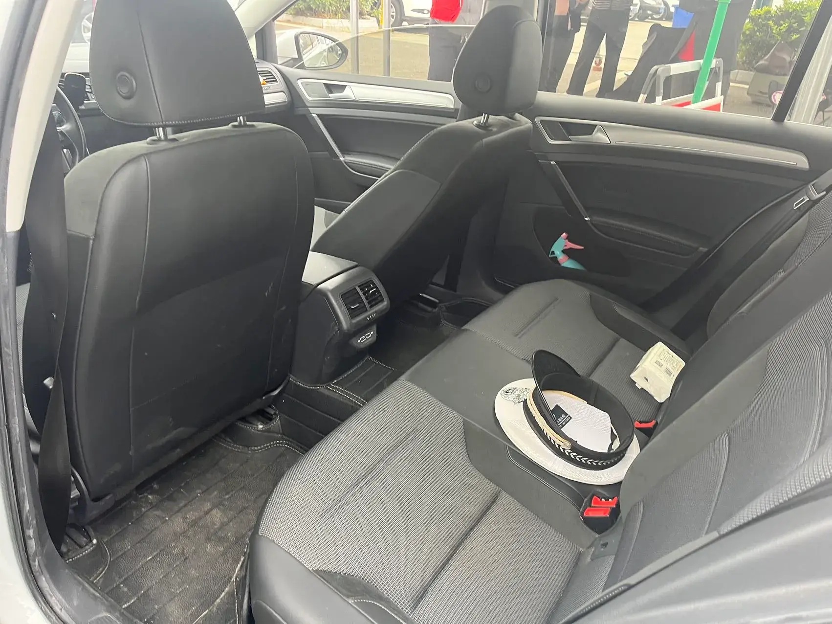 2019 VOLKSWAGEN GOLF thumbnail 4