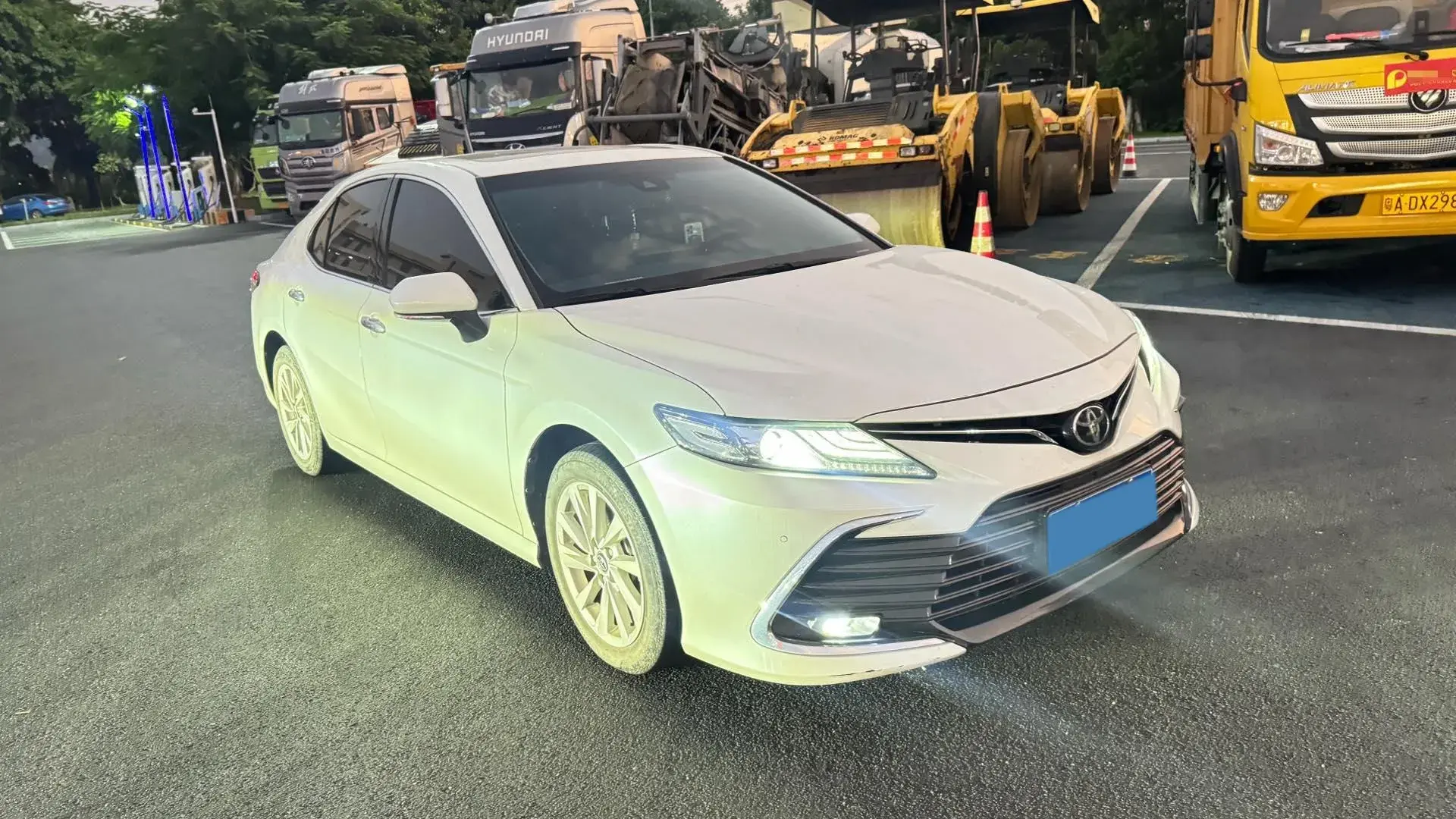 2023 TOYOTA CAMRY thumbnail 2