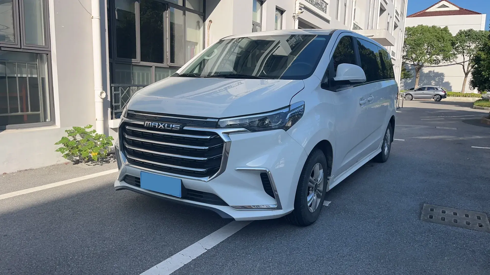 2023 MAXUS G20 view 1