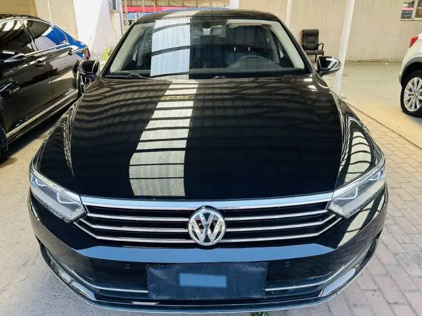 2018 VOLKSWAGEN MAGOTAN thumbnail 2